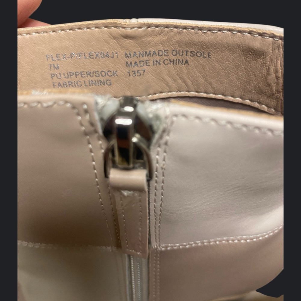 Steve Madden Women's Ankle Boots in Cream and Tan - Picture 4 of 4